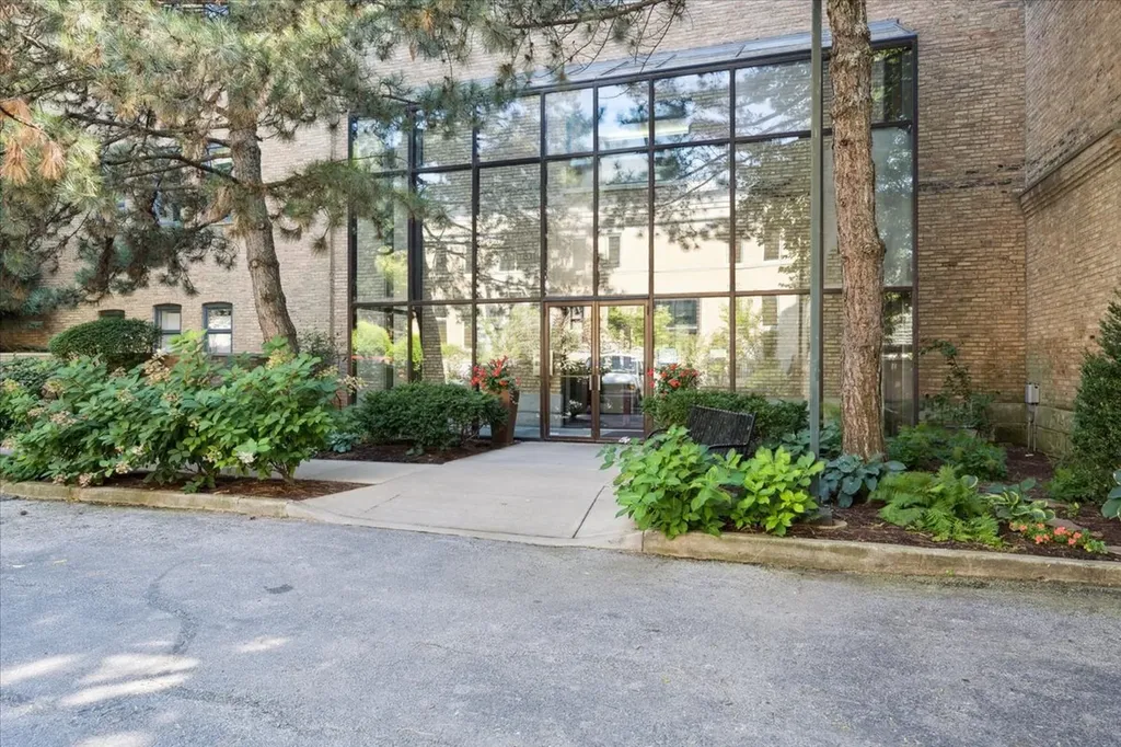 2100 North Racine Avenue Chicago IL 60614