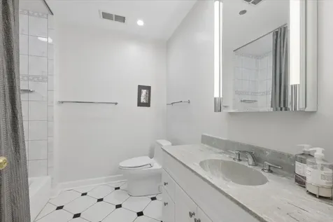 2100 North Racine Avenue Chicago IL 60614