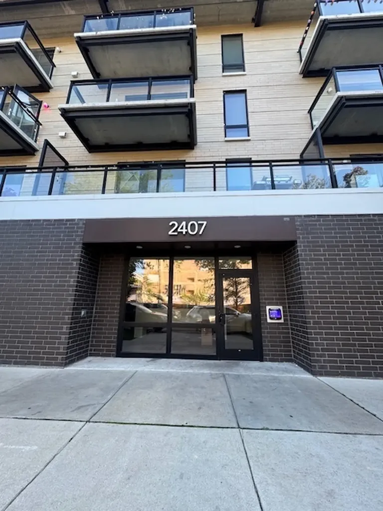 2407 West Eastwood Avenue Chicago IL 60625