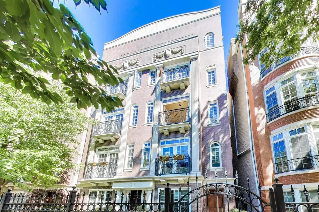 628 West Wrightwood Avenue Chicago IL 60614
