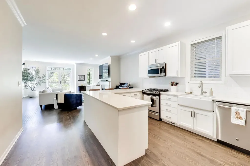 628 West Wrightwood Avenue Chicago IL 60614