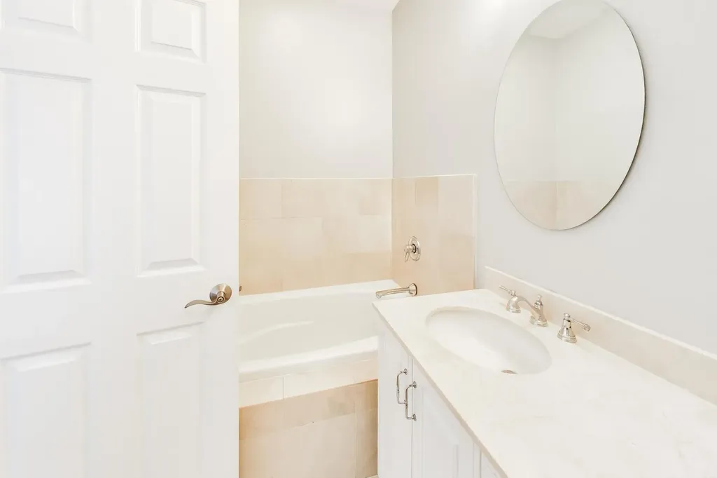 628 West Wrightwood Avenue Chicago IL 60614