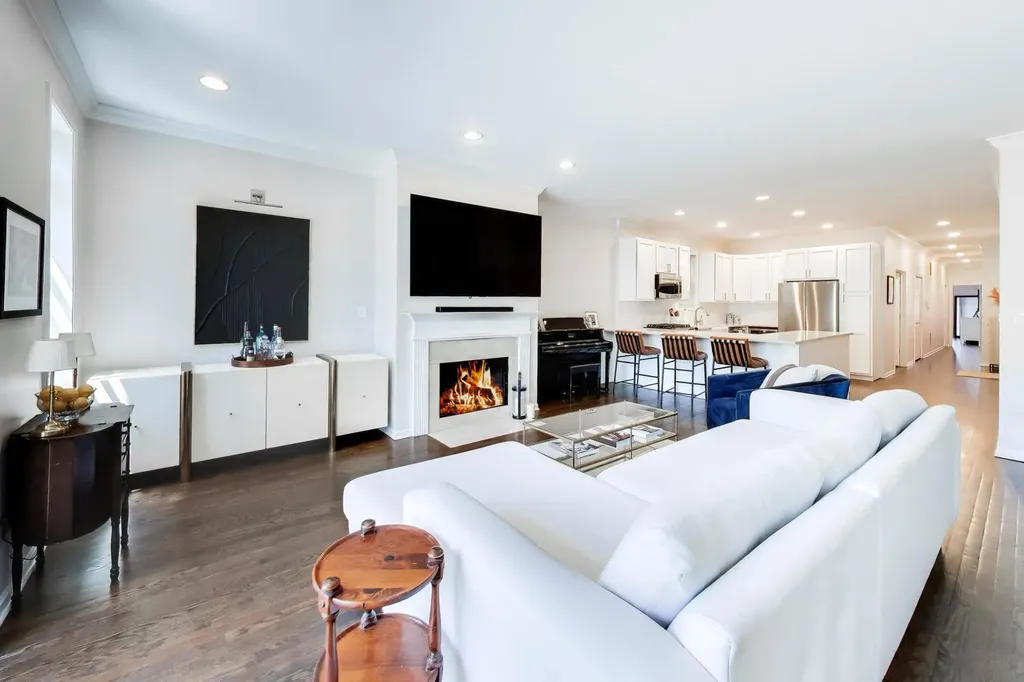 628 West Wrightwood Avenue Chicago IL 60614