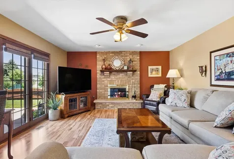 7006 Coachwood Trail Tinley Park IL 60477