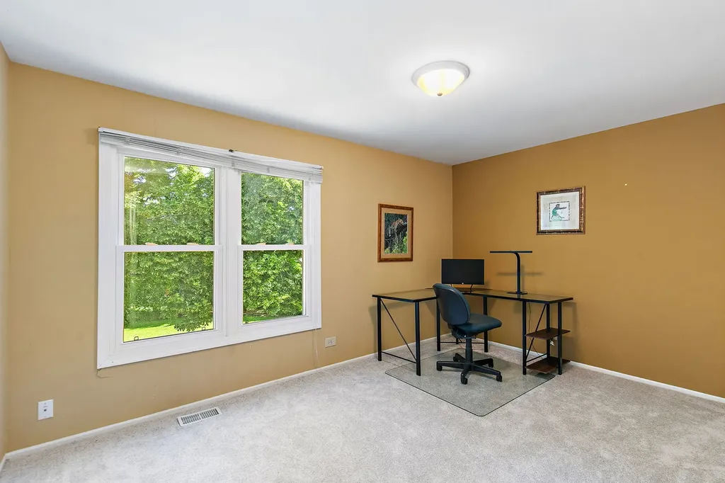 221 Hillwick Lane Schaumburg IL 60193