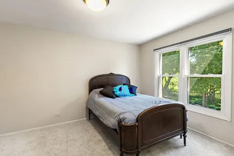 221 Hillwick Lane Schaumburg IL 60193