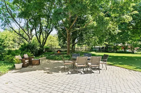 221 Hillwick Lane Schaumburg IL 60193