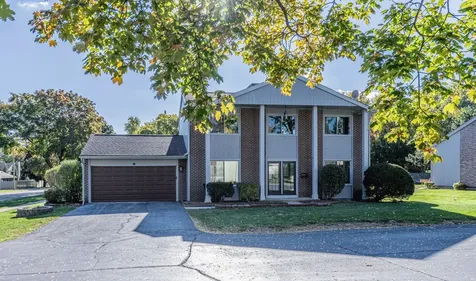 380 Ventura Club Drive Roselle IL 60172