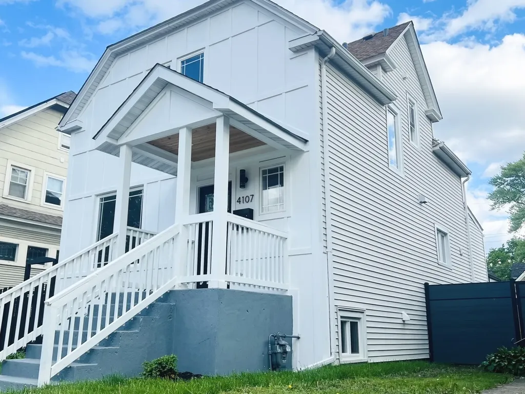 4107 West Addison Street Chicago IL 60641