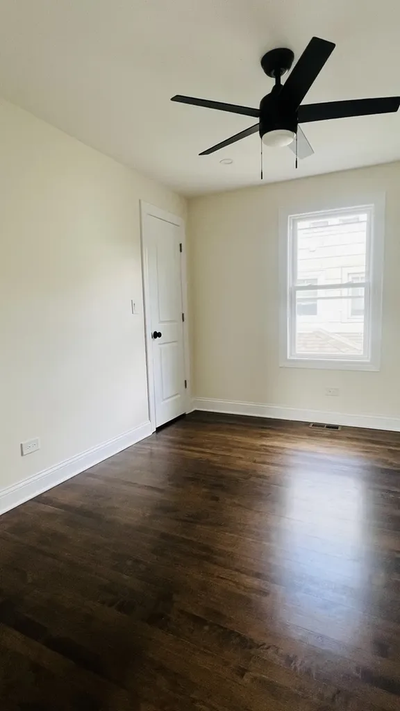 4107 West Addison Street Chicago IL 60641
