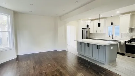 4107 West Addison Street Chicago IL 60641