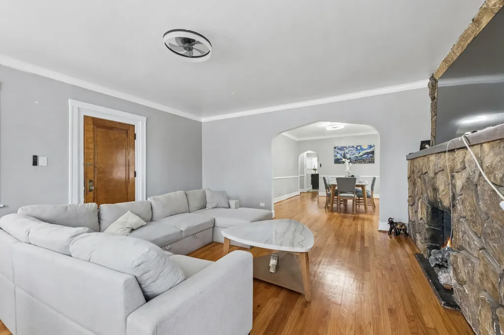 2656 North Newcastle Avenue Chicago IL 60707