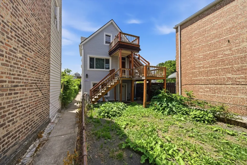 2627 West Montgomery Avenue Chicago IL 60632