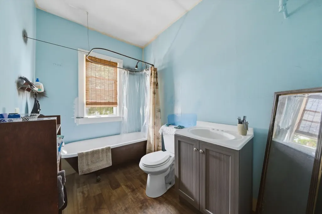 2627 West Montgomery Avenue Chicago IL 60632