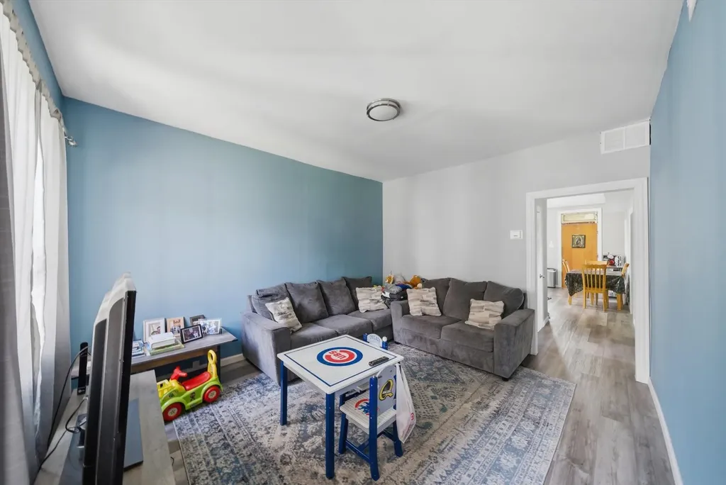 2627 West Montgomery Avenue Chicago IL 60632