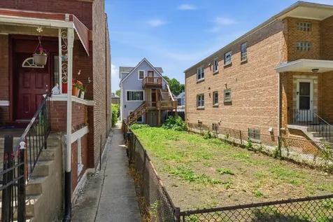2627 West Montgomery Avenue Chicago IL 60632