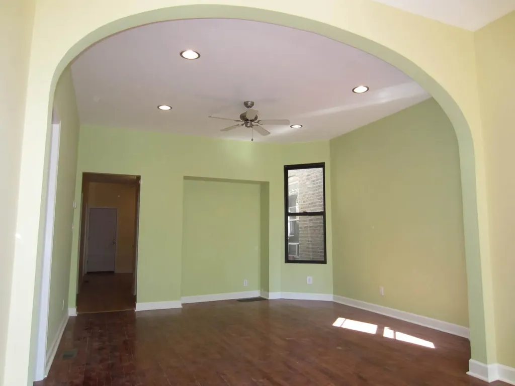 2911 North Troy Street Chicago IL 60618