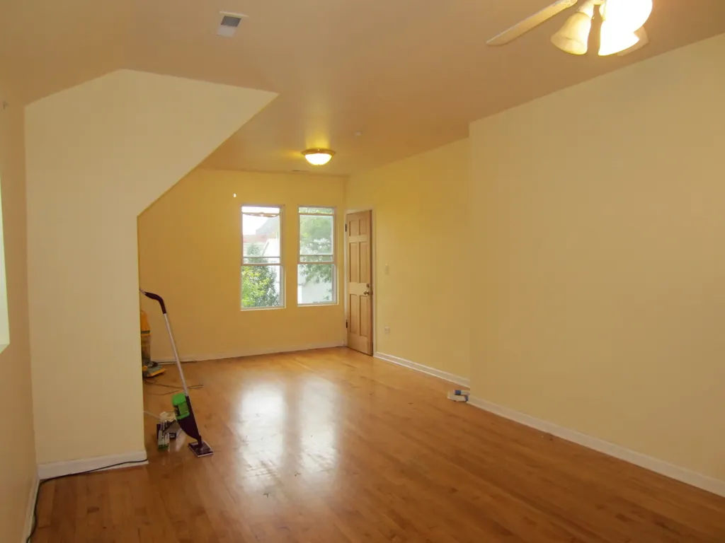 2911 North Troy Street Chicago IL 60618
