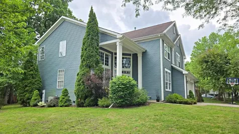 1965 South Finch Court Libertyville IL 60048