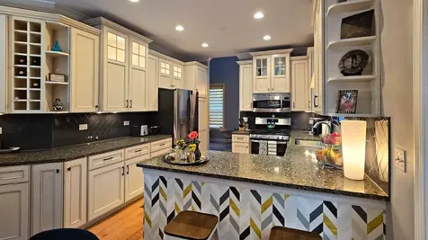 1965 South Finch Court Libertyville IL 60048