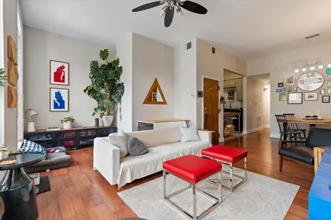116 West Grand Avenue Chicago IL 60654