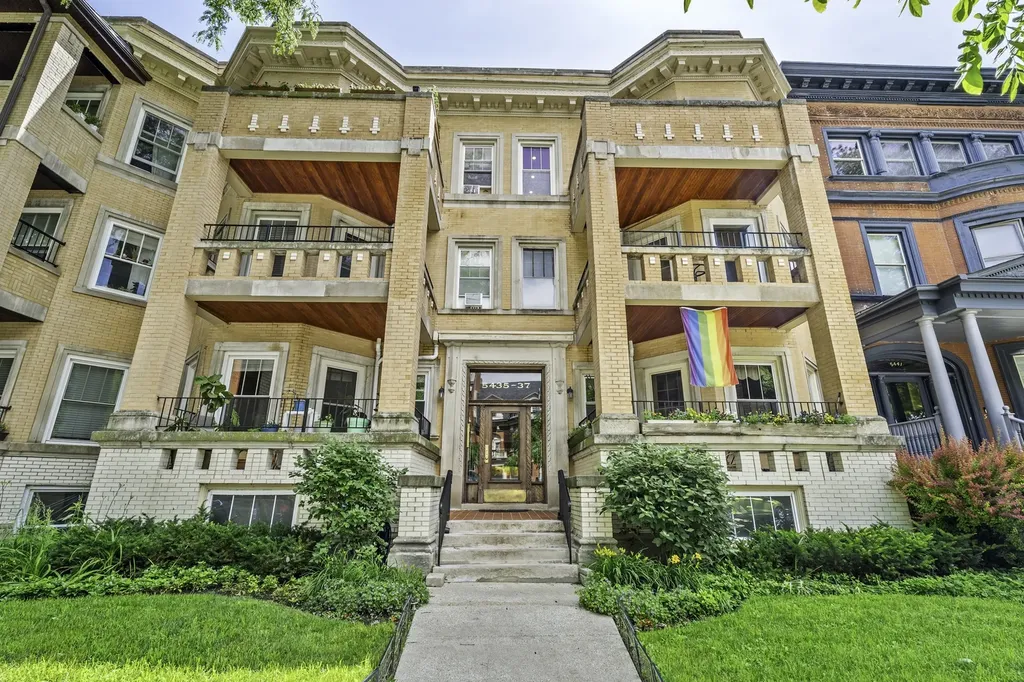 5437 South Hyde Park Boulevard Chicago IL 60615
