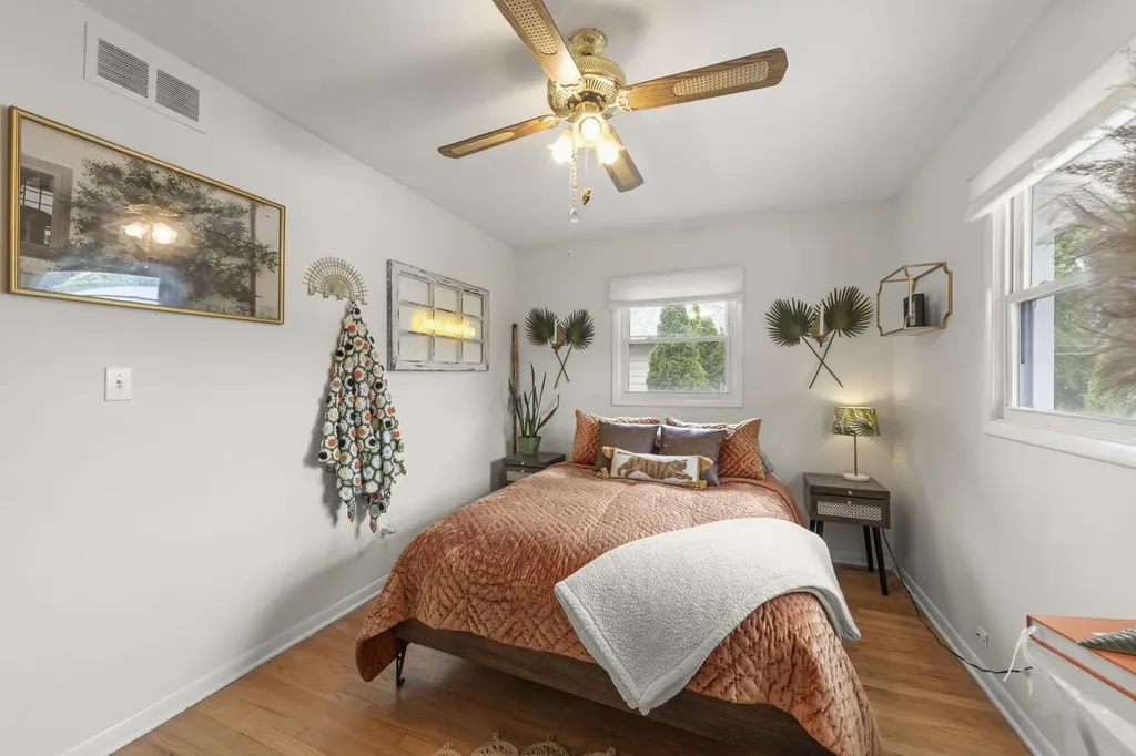 3904 North Adams Street Westmont IL 60559