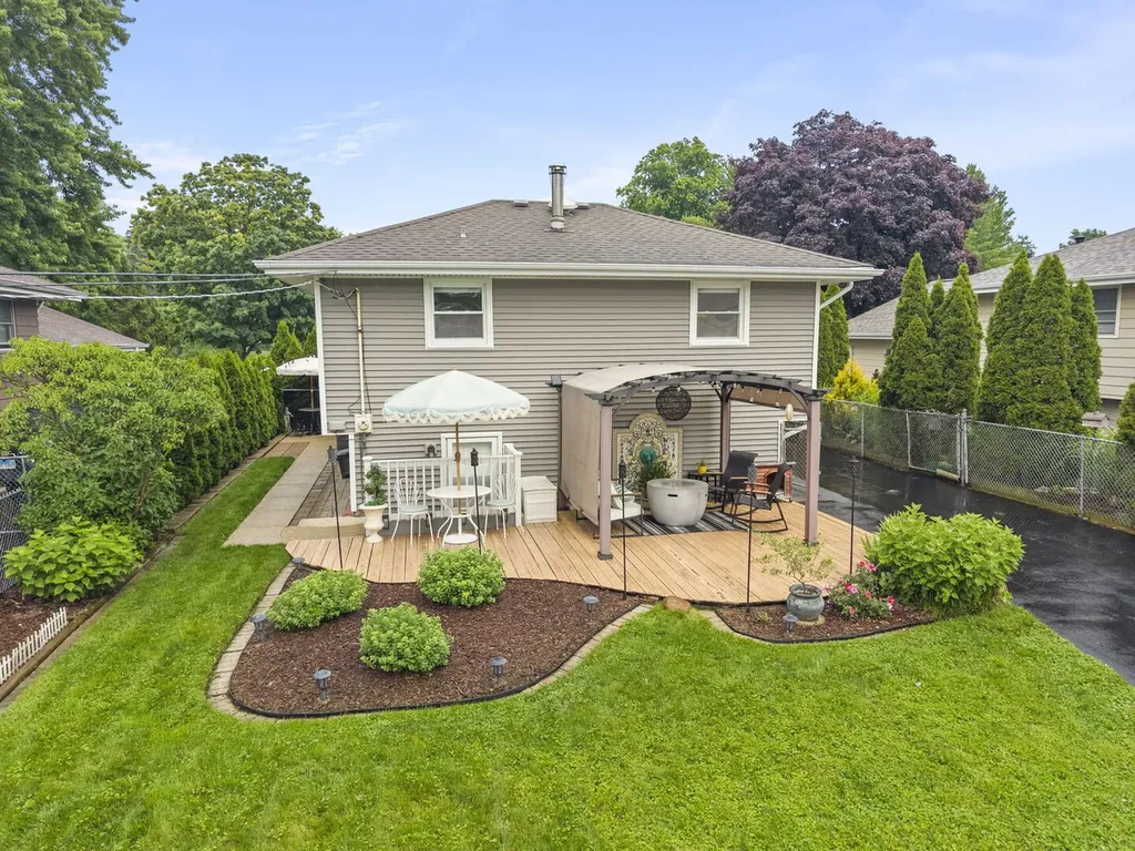 3904 North Adams Street Westmont IL 60559