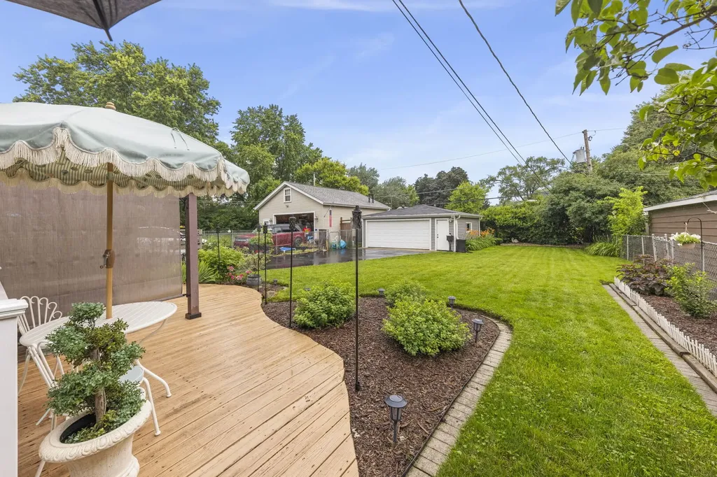 3904 North Adams Street Westmont IL 60559