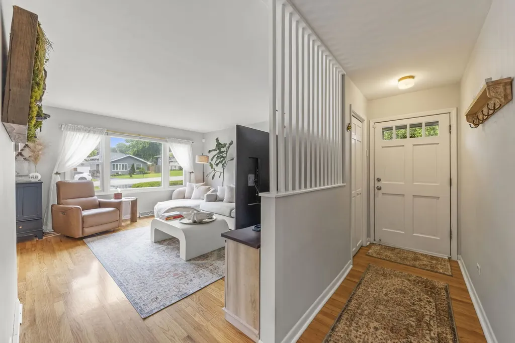 3904 North Adams Street Westmont IL 60559