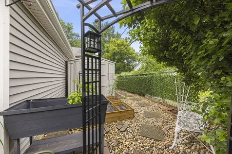 3904 North Adams Street Westmont IL 60559