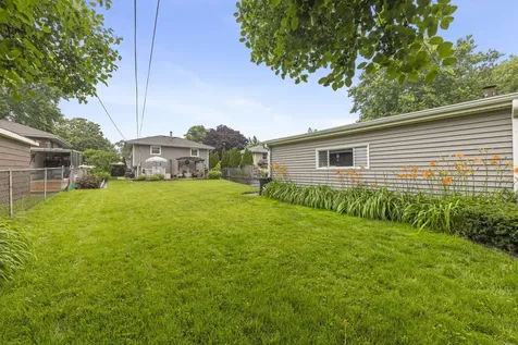 3904 North Adams Street Westmont IL 60559