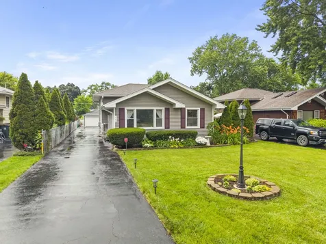 3904 North Adams Street Westmont IL 60559