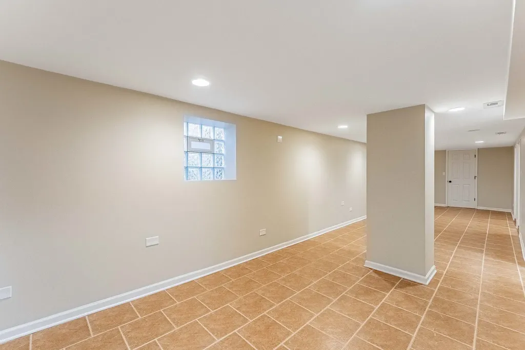 7526 South Honore Street Chicago IL 60620