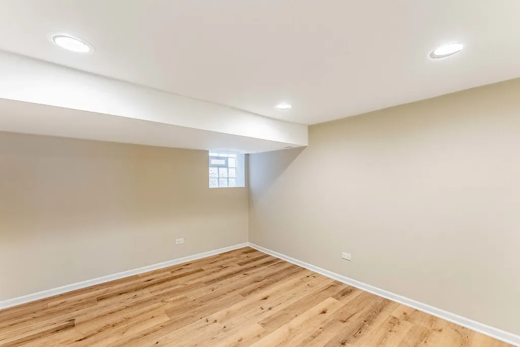 7526 South Honore Street Chicago IL 60620