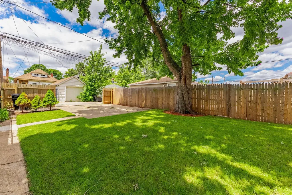 7526 South Honore Street Chicago IL 60620