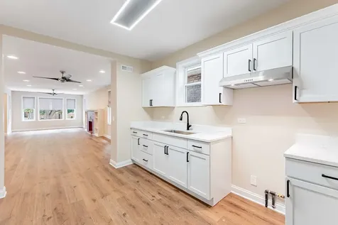 7526 South Honore Street Chicago IL 60620