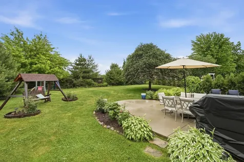 10 Washington Court Streamwood IL 60107