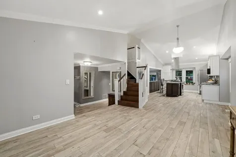 10 Washington Court Streamwood IL 60107