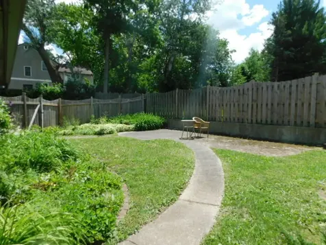 1421 Parkview Avenue Rockford IL 61107