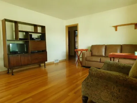 1421 Parkview Avenue Rockford IL 61107