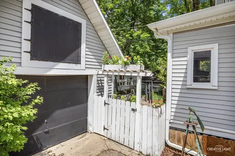 206 Oregon Avenue West Dundee IL 60118