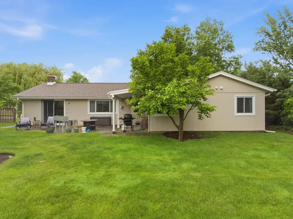 128 Patricia Drive Schaumburg IL 60193