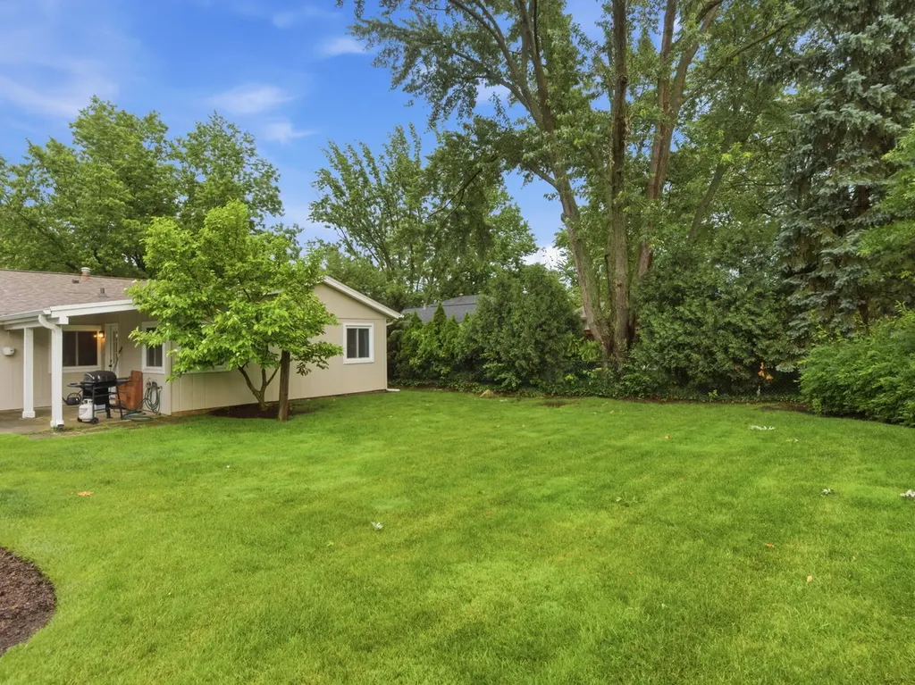 128 Patricia Drive Schaumburg IL 60193