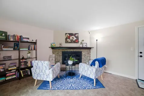 128 Patricia Drive Schaumburg IL 60193