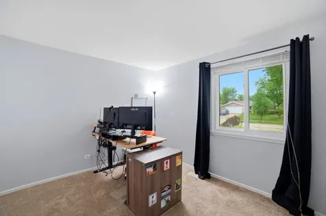 128 Patricia Drive Schaumburg IL 60193