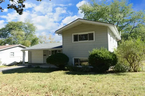 134 South 19th Street St. Charles IL 60174