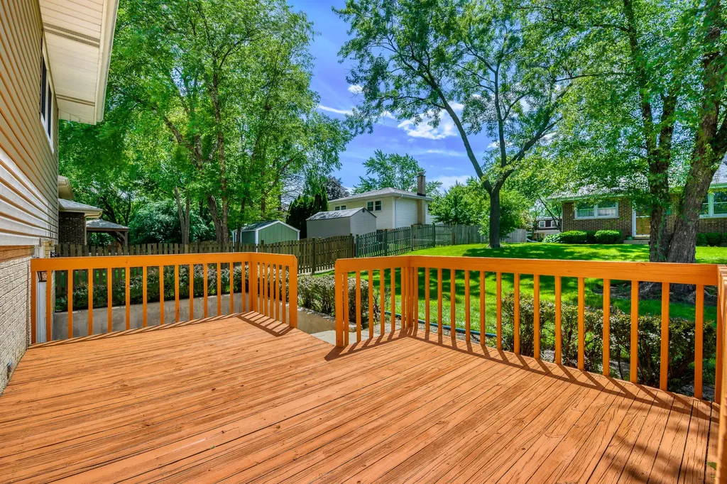 532 Summit Drive Schaumburg IL 60193