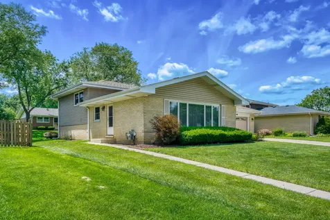 532 Summit Drive Schaumburg IL 60193