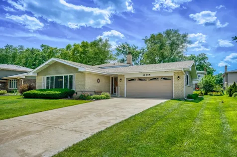 532 Summit Drive Schaumburg IL 60193